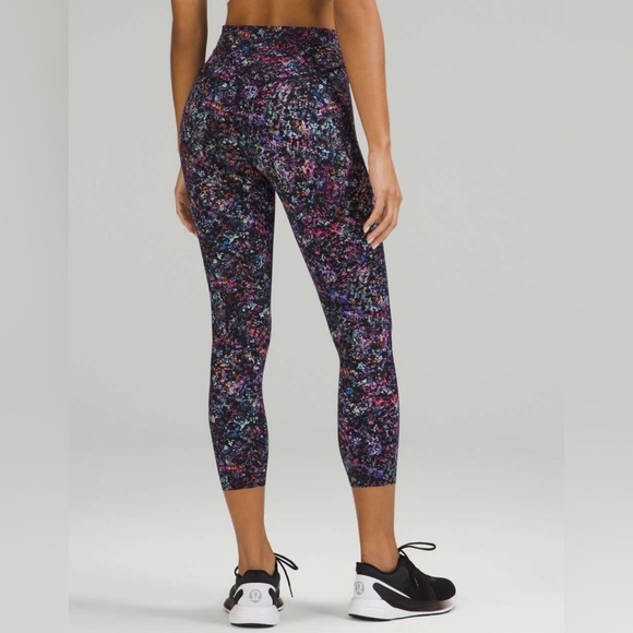 Lululemon Base Pace High-Rise Crop 23” in Floral Spray Multi - Picture 4 of 5